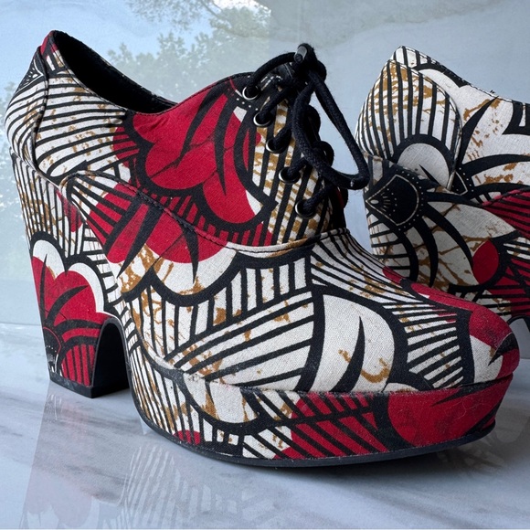 Abstract Floral Motif Block Geo Heel NWT - Picture 5 of 15
